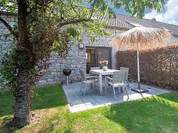 Traditional Cottage With Private Terrace