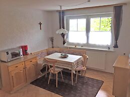 Garden Apartment, Gobweinstein