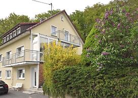 Garden Apartment, Gobweinstein