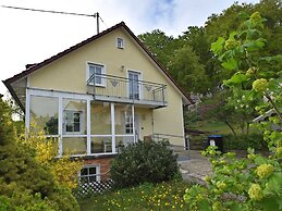 Garden Apartment, Gobweinstein