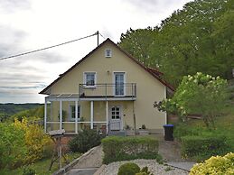 Garden Apartment, Gobweinstein