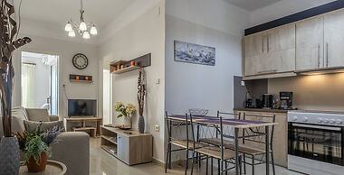 Comfy Central Square Gem with Terrace