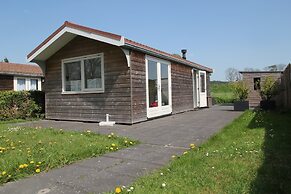 Rustic Bungalow in North Holland near Forest