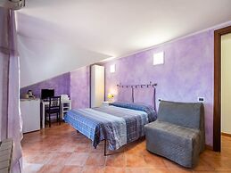 Villa in Monterotondo With Pool & Tiber Views