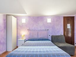Villa in Monterotondo With Pool & Tiber Views