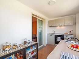 Villa in Monterotondo With Pool & Tiber Views