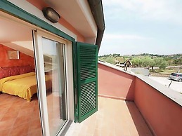 Villa in Monterotondo With Pool & Tiber Views