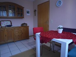 Einladende Ferienwohnung in Muellenborn Eifel