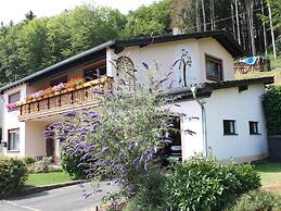 Einladende Ferienwohnung in Muellenborn Eifel