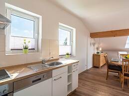 Eifel Lakeside Family Escape
