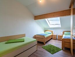 Eifel Lakeside Family Escape