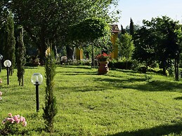 Farmhouse in Vinci With Pool & Vineyards