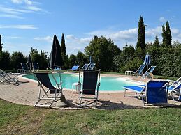 Farmhouse in Vinci With Pool & Vineyards