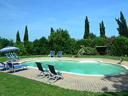 Farmhouse in Vinci With Pool & Vineyards