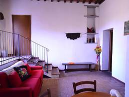 Farmhouse in Vinci With Pool & Vineyards