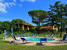 Farmhouse in Vinci With Pool & Vineyards