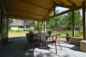 Detached Bungalow With Lovely Covered Terrace