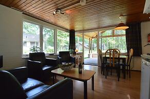 Detached Bungalow With Lovely Covered Terrace