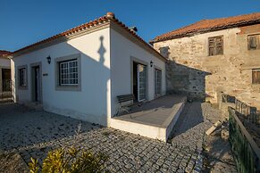 Cozy Cottage With Swimming Pool