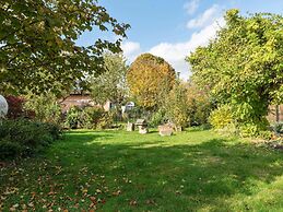 Charming Holiday Home With Private Garden