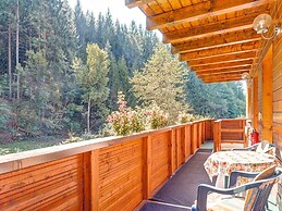 Cozy Apartment Near Trails