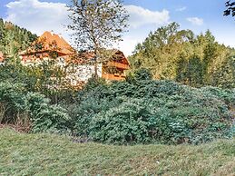 Cozy Apartment Near Trails