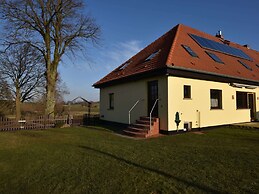Hubsche Wohnung in Kropelin mit Eigener Terrasse