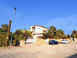 Simplistic Holiday Home in Sciacca near Horse Riding