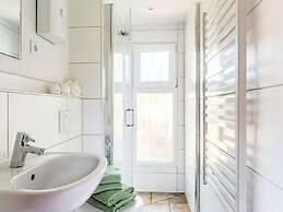 Hideaway With Lakeside Leisure