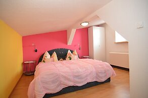 Neustadt 2BR With Garden