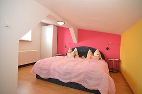 Neustadt 2BR With Garden