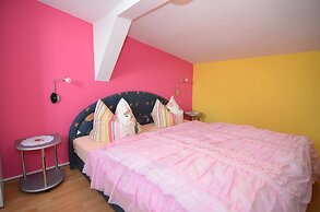 Neustadt 2BR With Garden