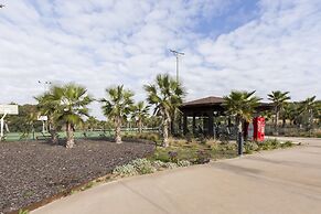 Golfside Luxury at Las Colinas