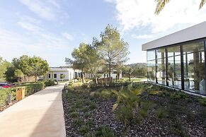 Golfside Luxury at Las Colinas