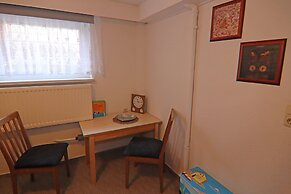 Cozy Apartment With Garden