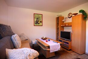 Cozy Apartment With Garden