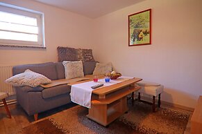 Cozy Apartment With Garden
