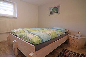 Cozy Apartment With Garden