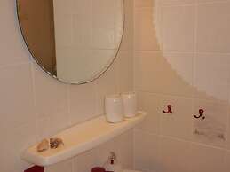 Cozy Apartment in Niederehe Eifel near Forest