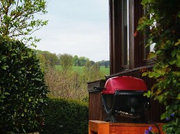 Ruhiger Bungalow am Hennesee mit Terrasse