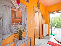 Charming Stay Near Forests
