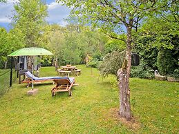 Charming Stay Near Forests