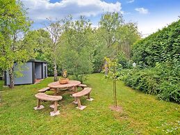 Charming Stay Near Forests