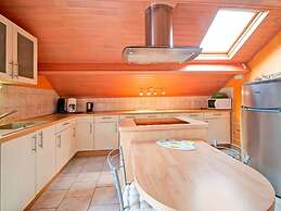 Charming Stay Near Forests