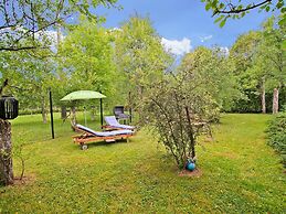 Charming Stay Near Forests