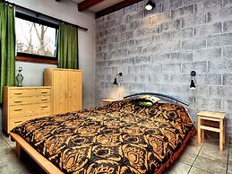Holiday Home in Peaceful Setting and Large Garden