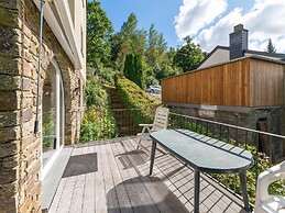 Forest-edge Hideaway, Bouillon