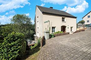 Forest-edge Hideaway, Bouillon