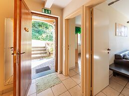 Forest-edge Hideaway, Bouillon