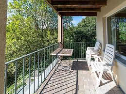 Forest-edge Hideaway, Bouillon